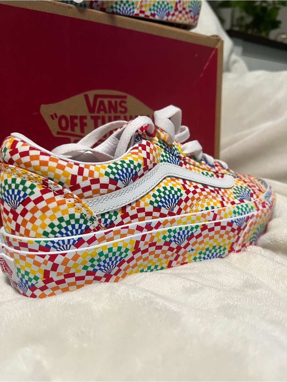 Vans woman 7 men 5.5 White-Striped Multi-Color Checkerboard Low Top Sneakers - Picture 2 of 11